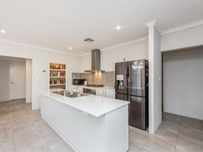 15 Holbeck Way, Baldivis WA 6171