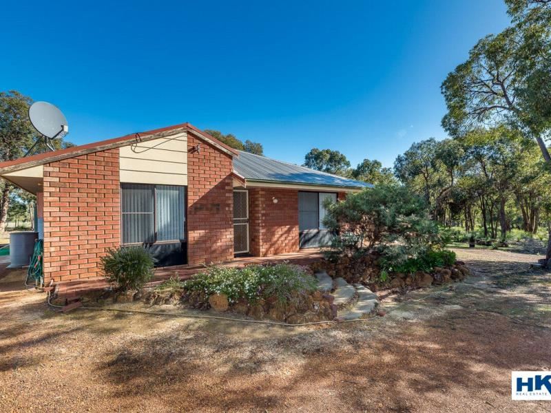 27 Warbler Court, Chittering WA 6084