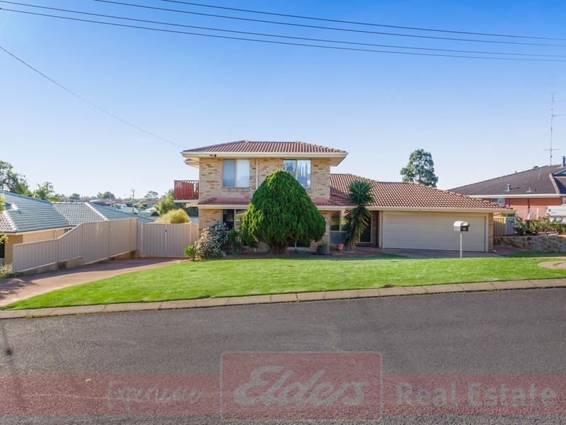 12 Mahogany Place, Eaton