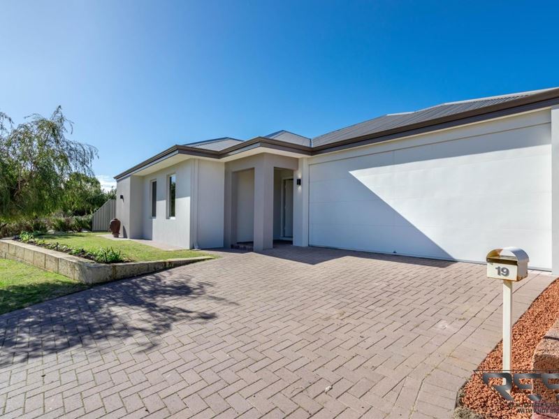 19 Paroo Way, Wandi WA 6167