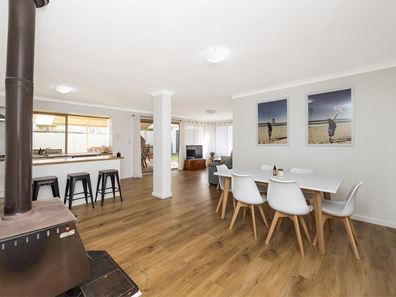 16 Tamarisk Drive, Halls Head WA 6210