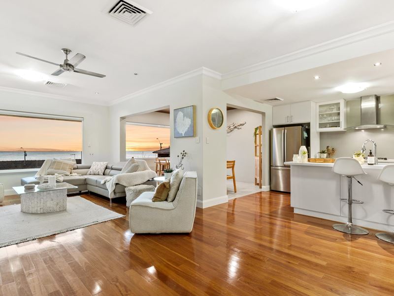 4/6 North Beach Road, North Beach