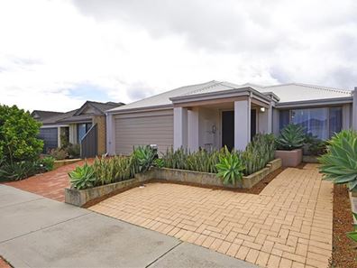 19 Girramay Road, Banksia Grove WA 6031