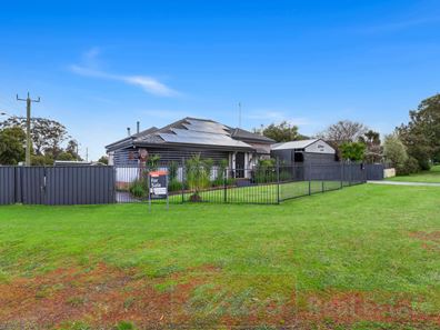 1 Jones Street, Collie WA 6225