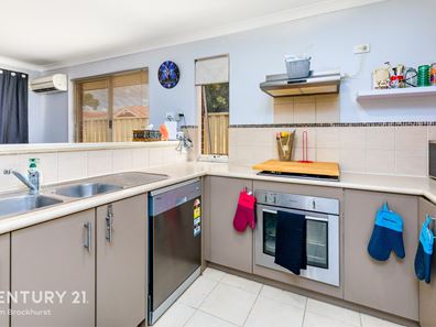 6A Coralie Court, Armadale WA 6112