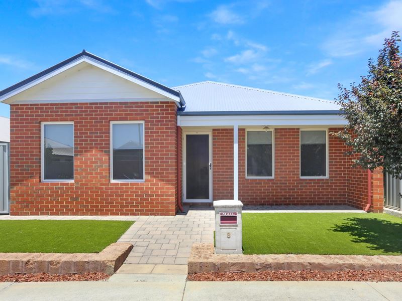 8 Balliol Court, Piara Waters WA 6112