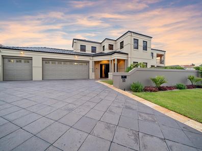 11 Delambre Place, Sorrento WA 6020