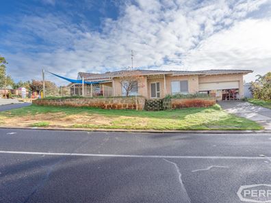 21 Casuarina Drive, Halls Head WA 6210