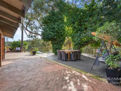 107 Falls Road, Lesmurdie WA 6076