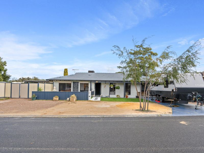 1 Flotilla Drive, Heathridge WA 6027