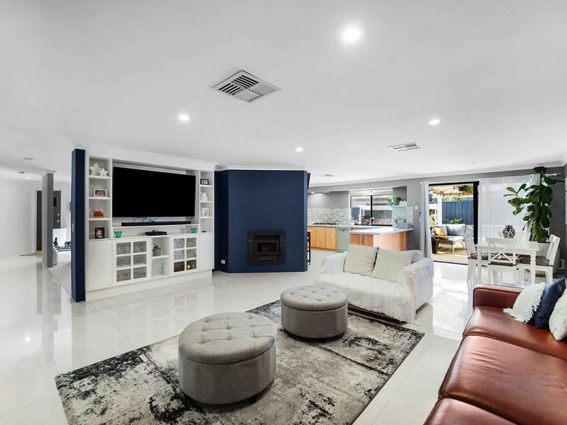 12 Murphy Crescent, Bertram