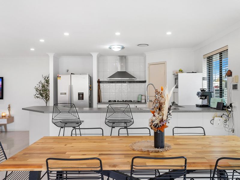 18 Balsam Mews, Aveley