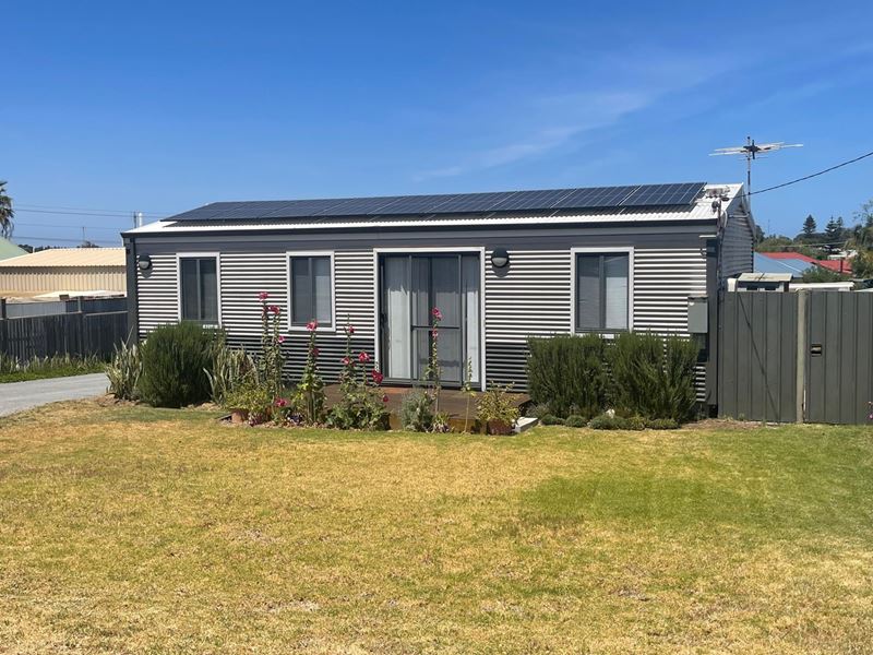 3 Pickering Drive, Dongara WA 6525