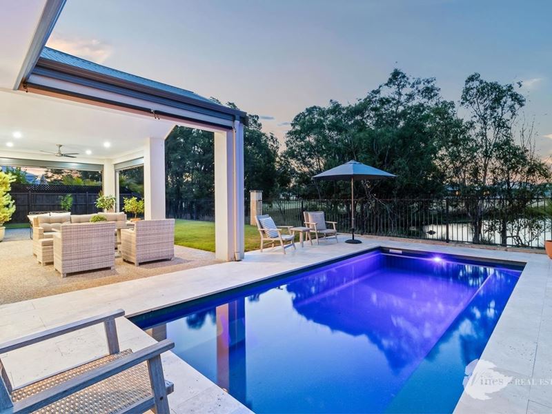 100 Roxburghe Drive, The Vines