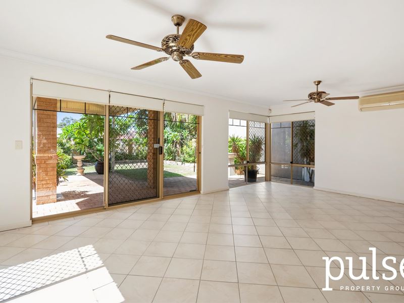 1/457 Riverton Drive, Riverton