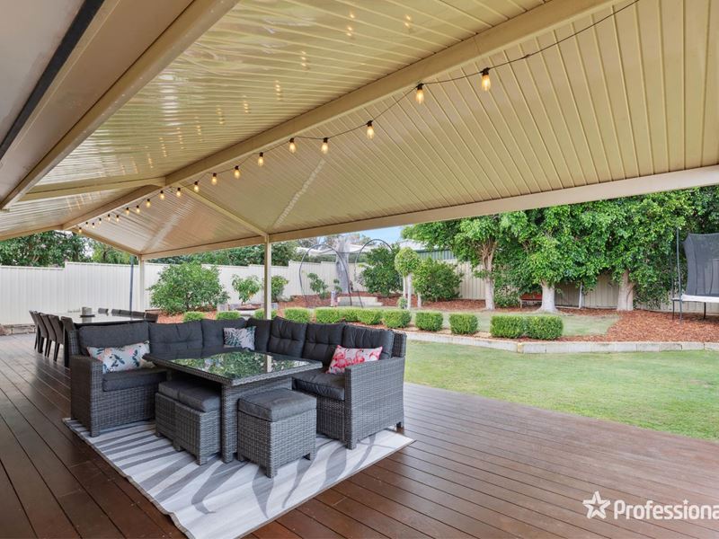 22 Armour Way, Lesmurdie