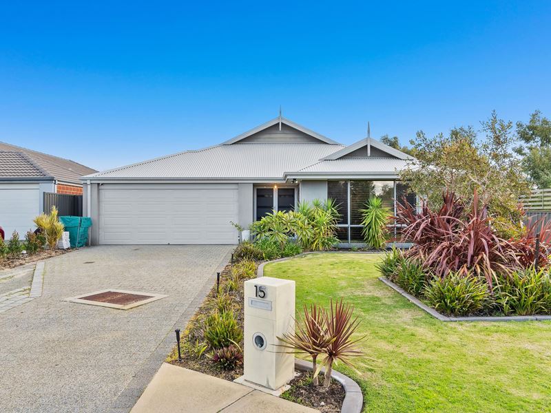 15 Broadhurst Avenue, Ravenswood