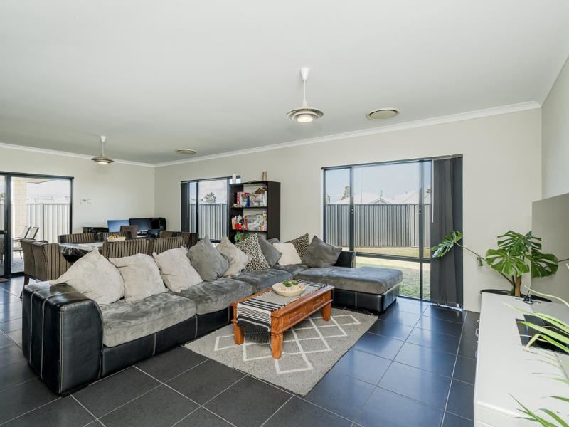 13 haviland Mews, Banksia Grove WA 6031