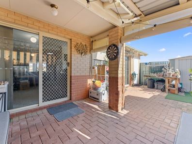 1/1 Ashford Avenue, Rockingham WA 6168