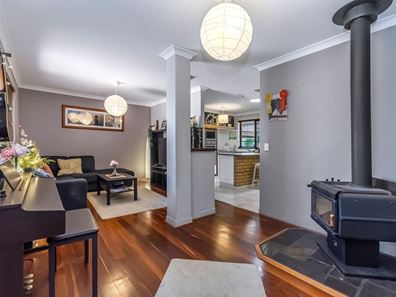 19 Cromer Gardens, Parmelia WA 6167
