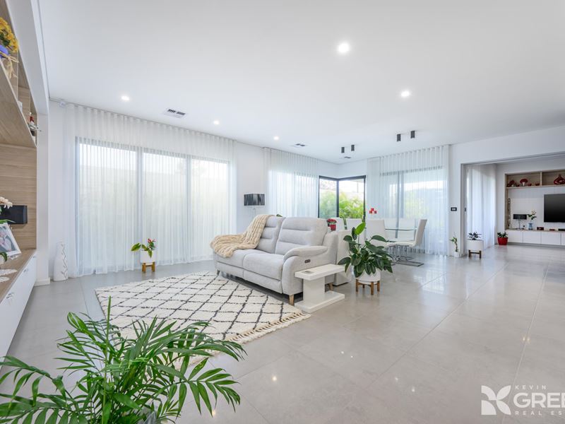 20 Rapallo Grove, Madora Bay