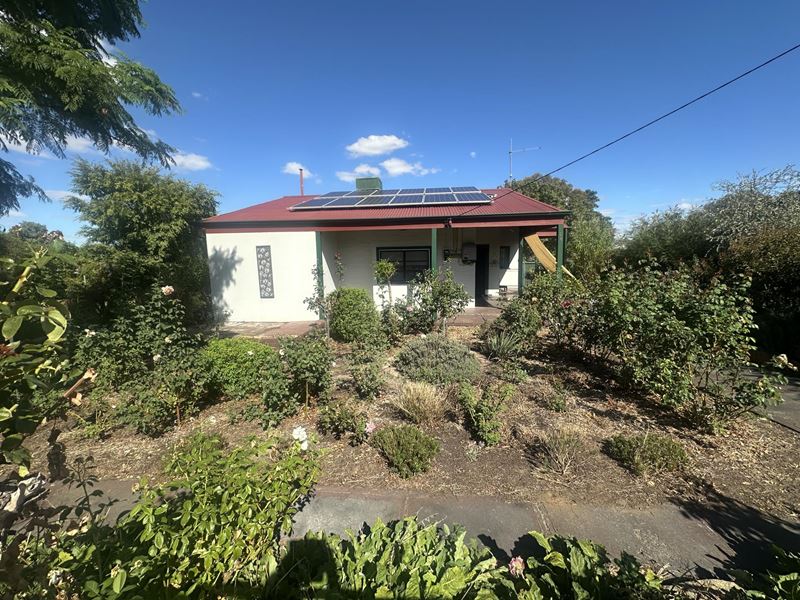 25 Taylor Street, Dumbleyung WA 6350