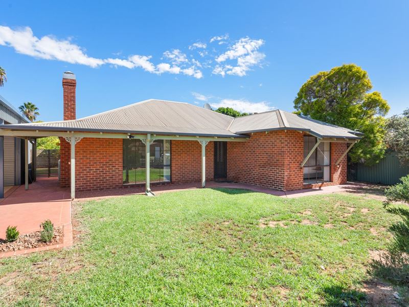 7 De Bernales Street, Hannans WA 6430