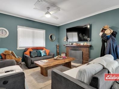 374 Eighth  Street, Woorree WA 6530