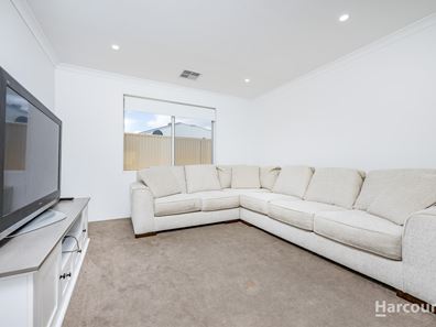 26 Sandpatch Parkway, Eglinton WA 6034