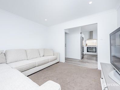 26 Sandpatch Parkway, Eglinton WA 6034