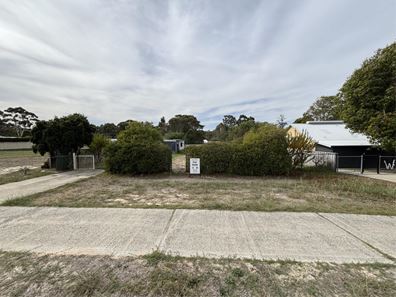 13 Cameron Street, Allanson WA 6225