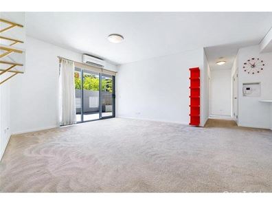 8/1 Stockton Bend, Cockburn Central WA 6164