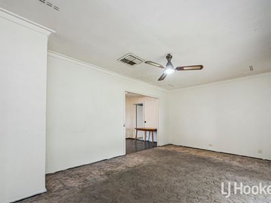 8 Cassidy Road, Thornlie WA 6108