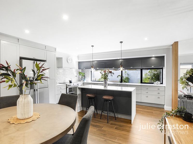 42 Lakevalley Drive, Edgewater