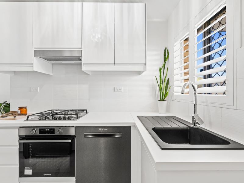 13/299 Harborne Street, Glendalough WA 6016