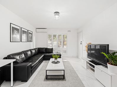 13/299 Harborne Street, Glendalough WA 6016