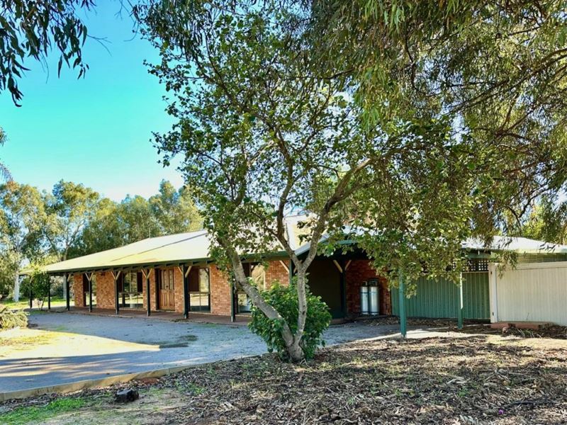 2 Dayana Drive, Woorree
