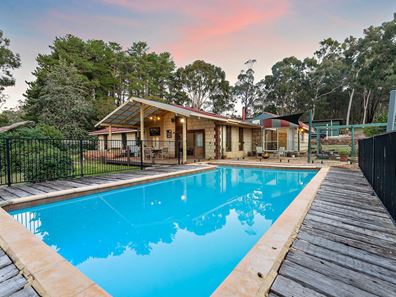 5 Wallangarra Drive, Bedfordale WA 6112