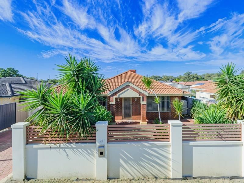 38 Bradley Way, Lockridge