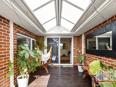 8 Compass Circle, Yanchep WA 6035