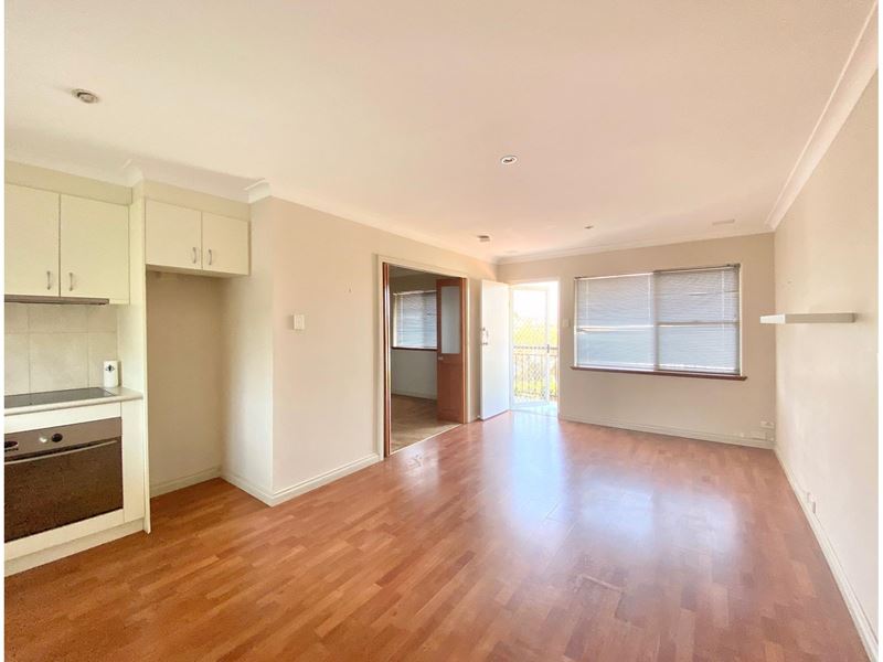 13/39 Scarborough Bch Rd, Scarborough WA 6019
