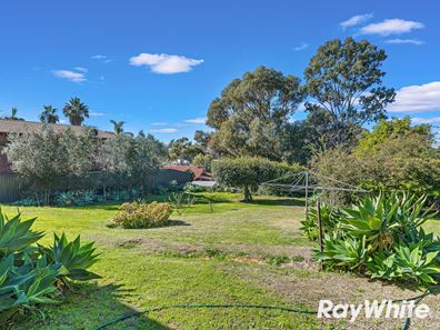 5 Wicklow Road, Halls Head WA 6210