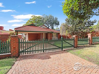 5 Redcourt Road, Attadale WA 6156