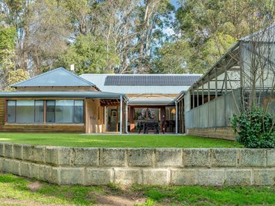350 Douglas Road, Chidlow WA 6556