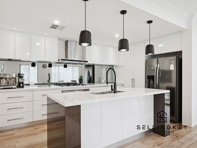 1A Ochiltree Way, Kardinya WA 6163