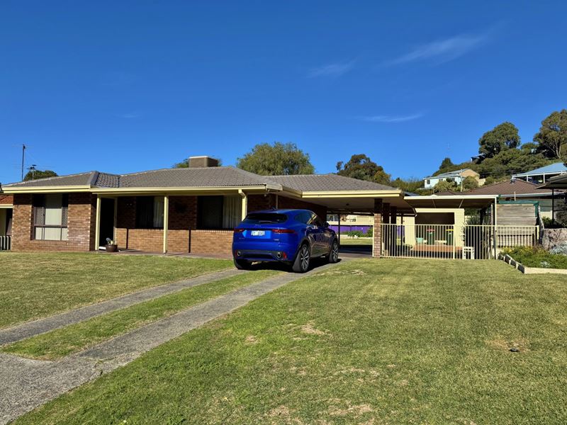 15 Nyabing Way, Withers