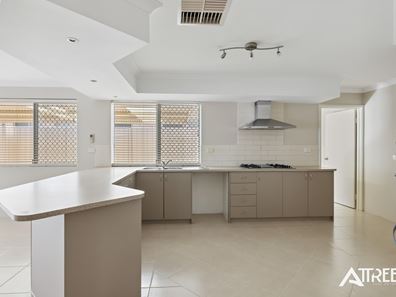 16 Frenchmans Crescent, Secret Harbour WA 6173