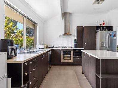 33 Chestnut Way, Baldivis WA 6171