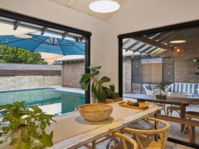 7 Topaz Place, Carine WA 6020