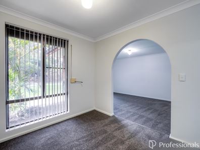 16 Chancery Court, Forrestfield WA 6058